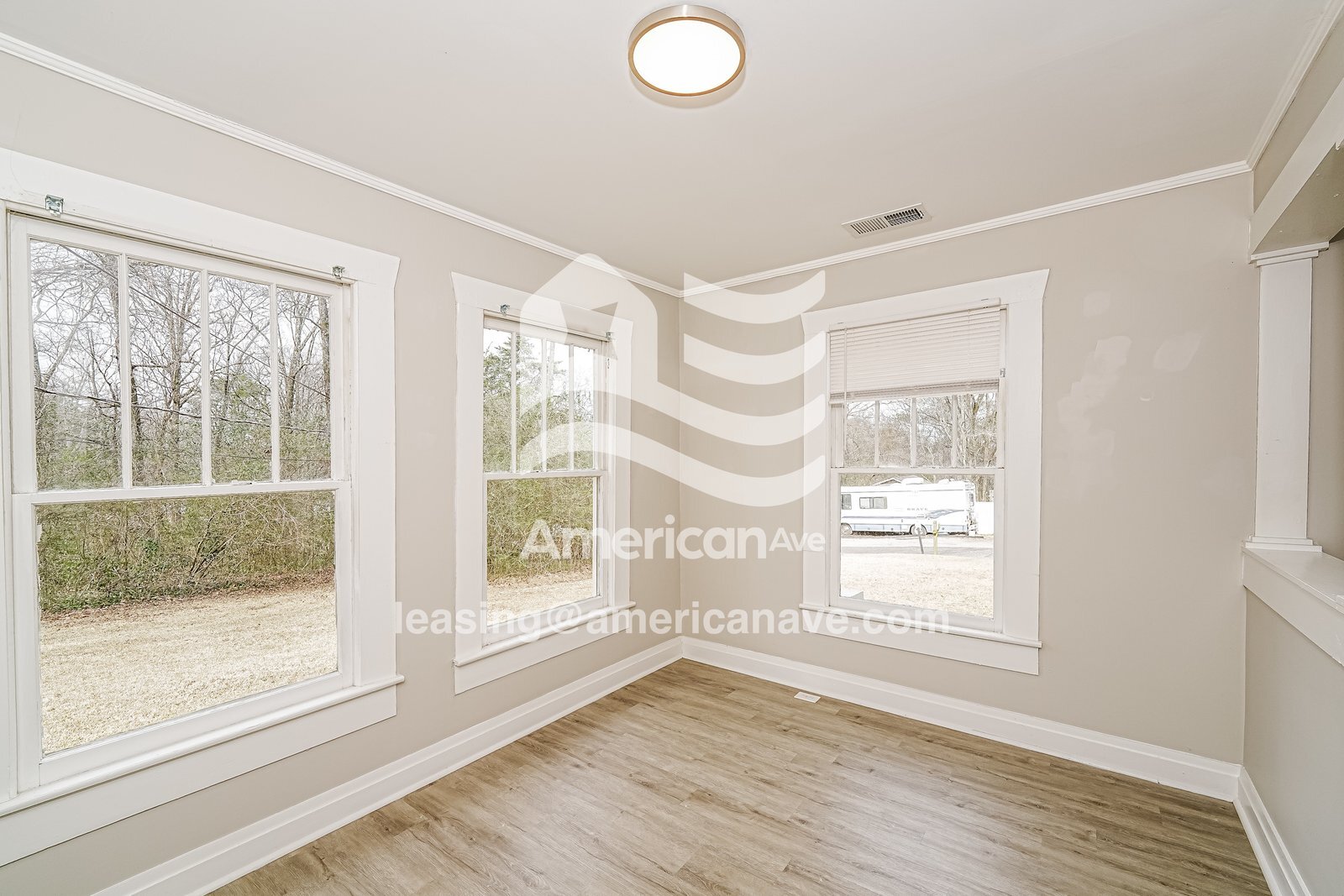 Building Photo - 917 School Terrace