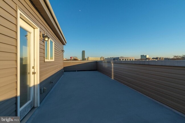 Building Photo - 1702 N Gratz St