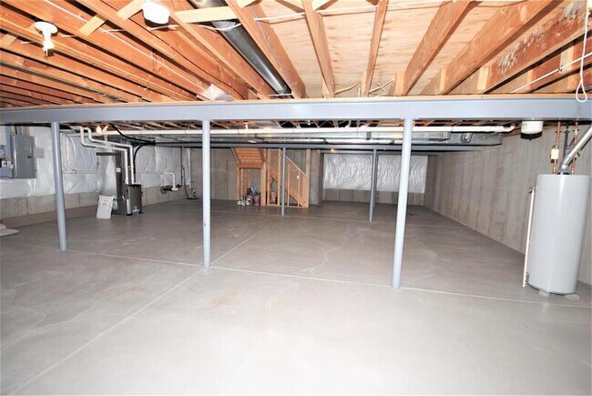 Building Photo - 4821 E Highland Pkwy