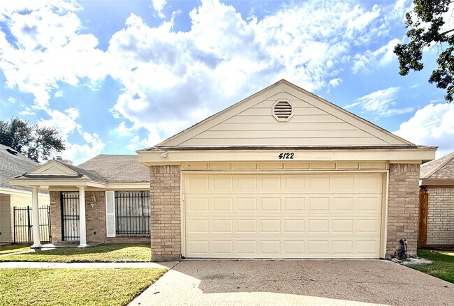 Primary Photo - 4122 Baynard Dr