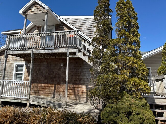 Building Photo - 64 Old Riverhead Rd