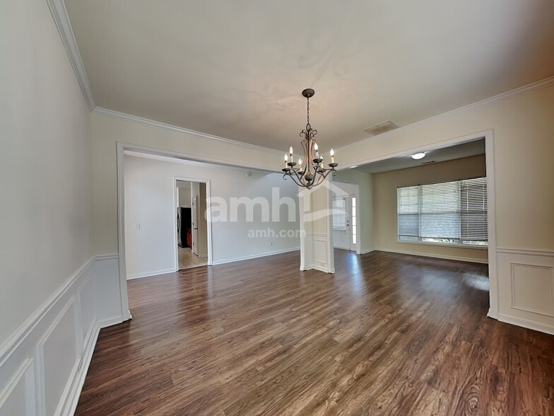 Building Photo - 3802 Uppark Dr