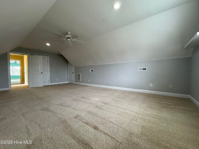 Building Photo - 1011 Ginger Lily Way