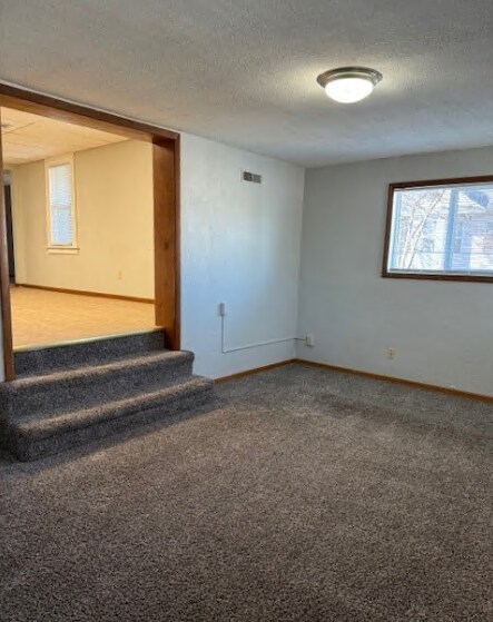 Building Photo - 918 E Locust St