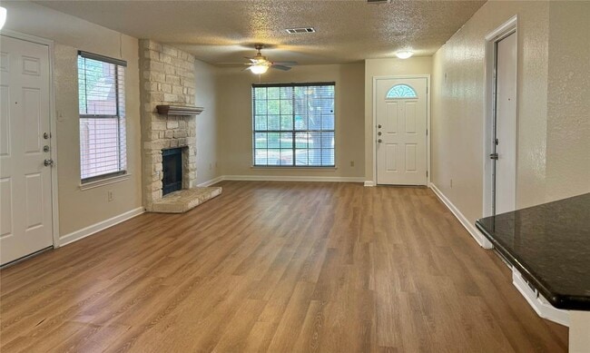Building Photo - 8628 Piney Creek Bend
