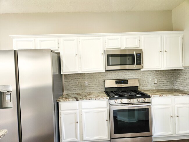 Building Photo - 2412 N Mission Cir