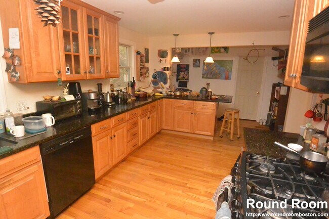 Primary Photo - 31 Upcrest Rd