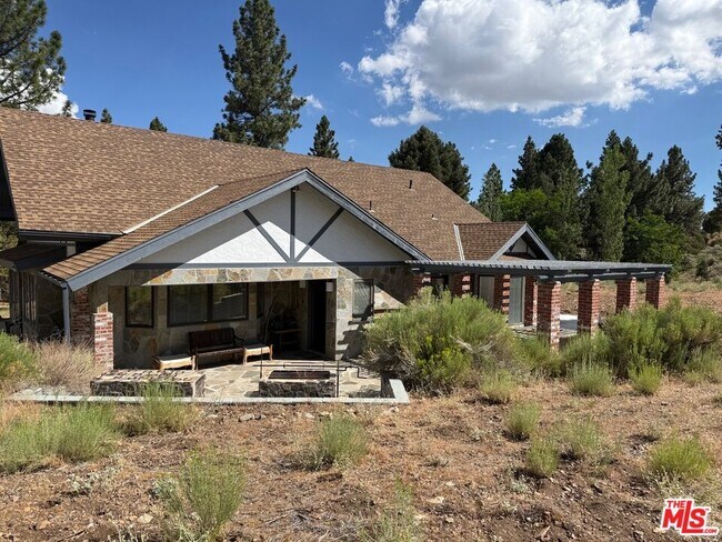 Building Photo - 1196 Willow Ln