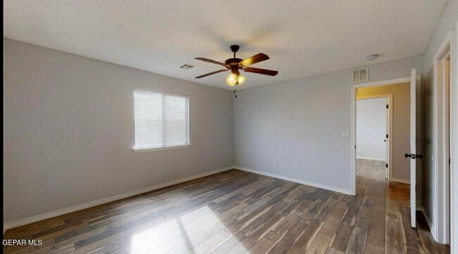 Building Photo - 14424 Jacinto Ramos Ave