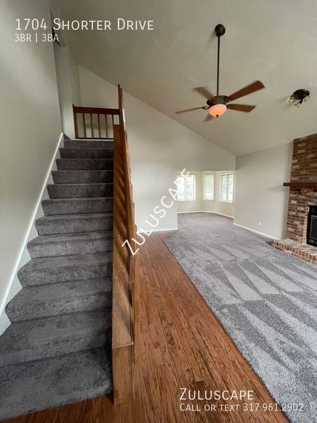 Building Photo - Half Off First Month Rent!!!!! 3 bed, 2.5 ...