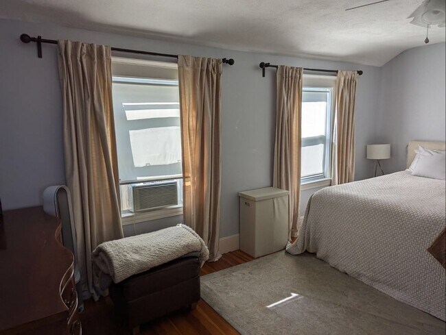 Building Photo - 100 Church St