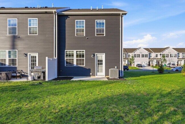 Building Photo - 222 Hermosa Dr