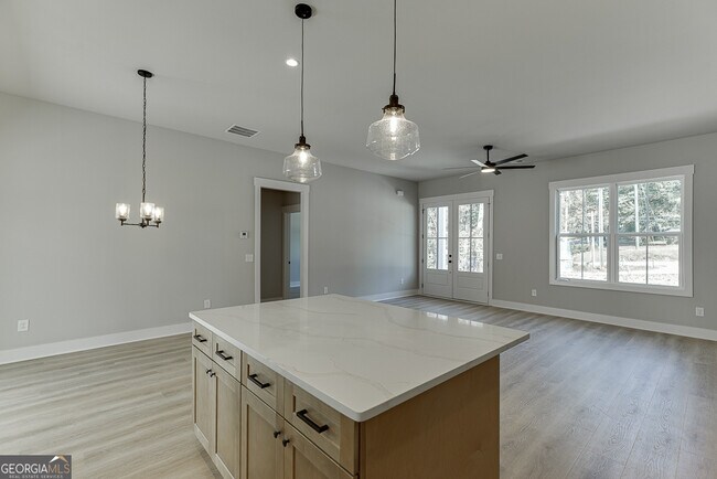 Building Photo - 125 Rains Rd