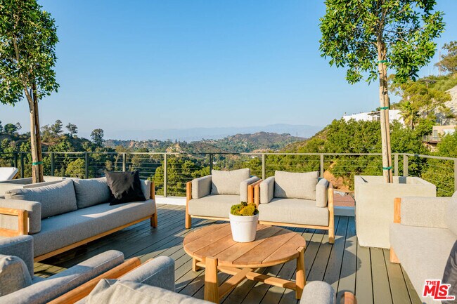 Building Photo - 8896 Lookout Mountain Ave