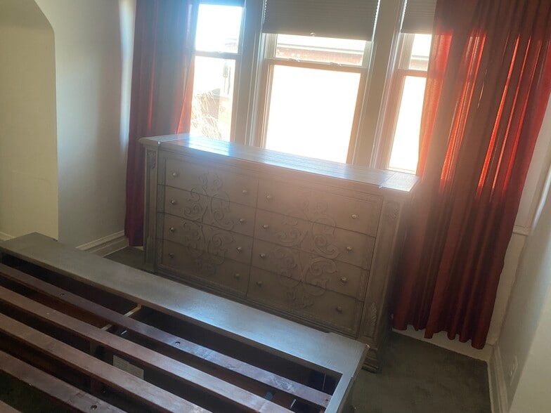 Building Photo - 3337 W 114th St