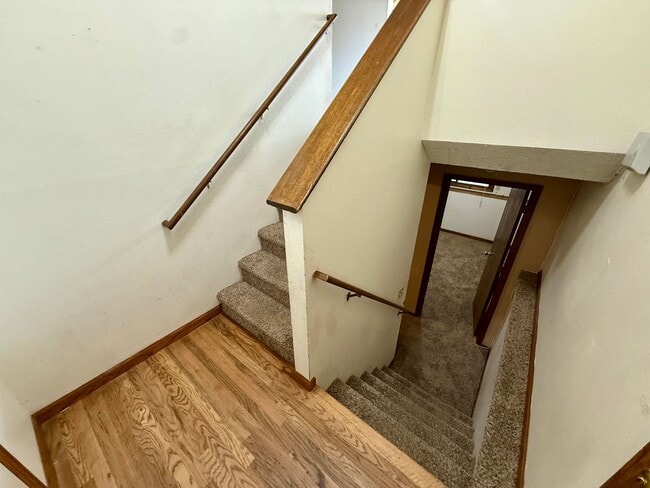 Building Photo - Large 4 Bedroom/2 Bath Bi-Level Home with attached 2 Car Garage in North Loveland