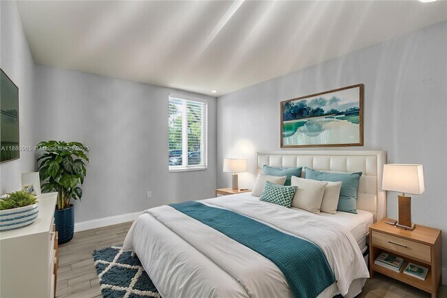 Building Photo - 1885 W 56th St