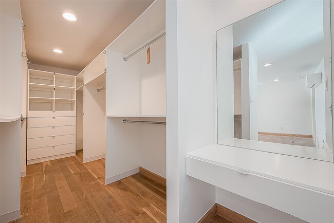 Building Photo - 161 Sage Rd