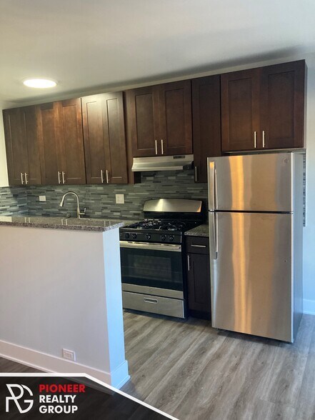 Building Photo - 730 Judson Ave