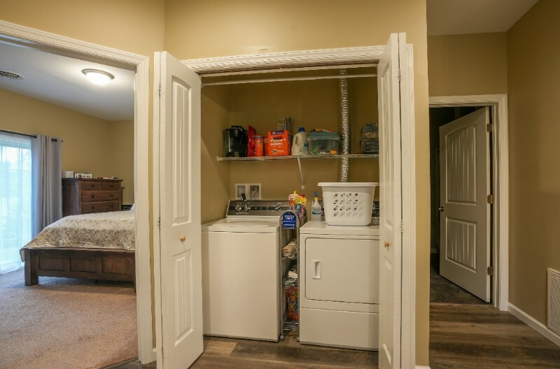 Building Photo - 126 S Beckman Dr