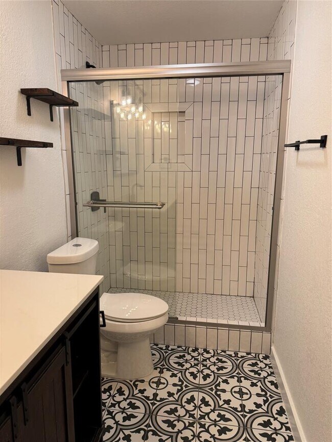 Building Photo - 2124 Burton Dr