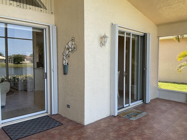 Building Photo - 364 Sunview Way