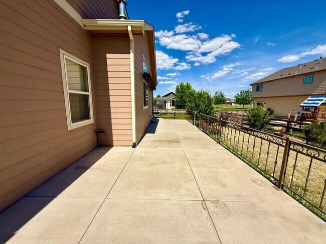 Building Photo - Beautifully Maintained 5 Bed, 3 Bath Home in Loveland!