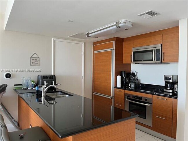 Building Photo - 50 Biscayne Blvd