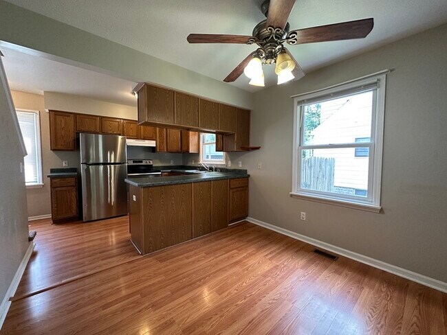 Building Photo - Nice and Large 3BR/1.5ba unit for rent in ...