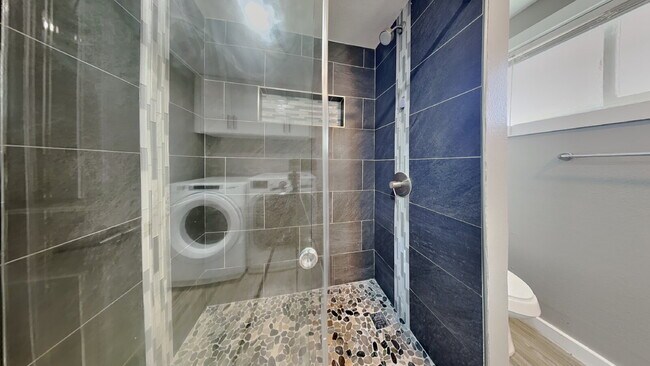 Building Photo - 1105 S Woodlawn St