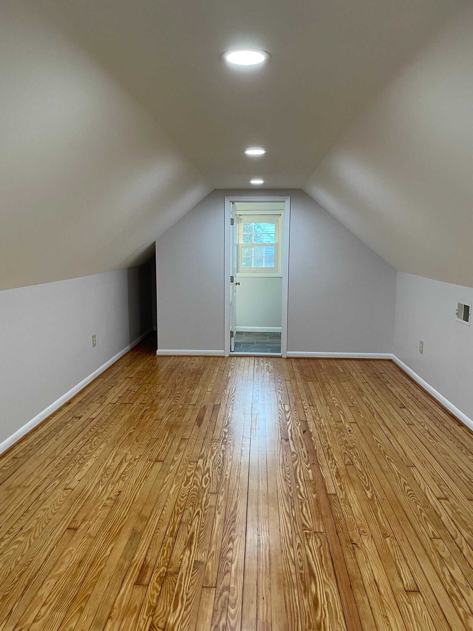Building Photo - 2602 Linwood Rd