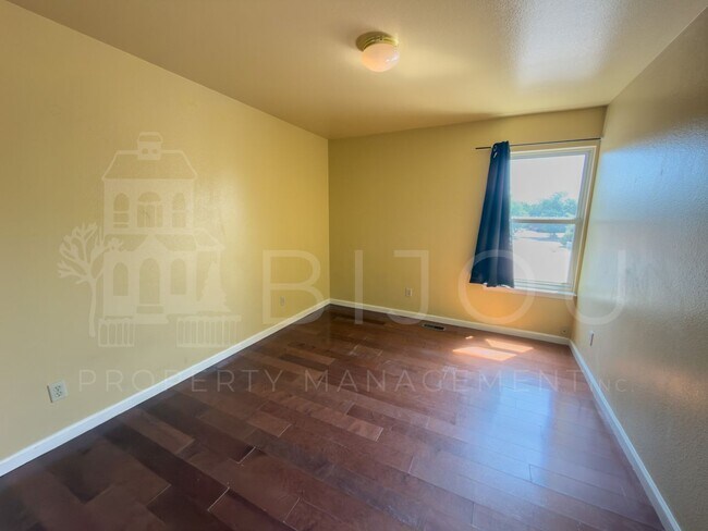 Building Photo - 5545 Chad Ct