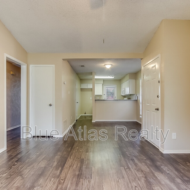 Building Photo - 610 Lillard Rd