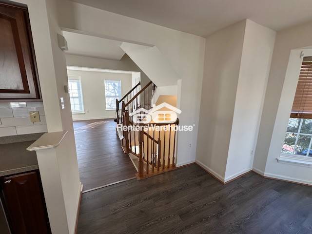 Building Photo - 7120 Fox Harbor Way