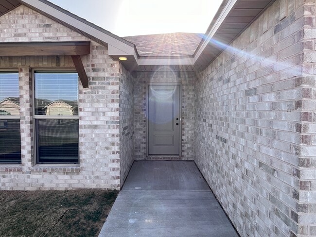Building Photo - 1302 Ross Ave