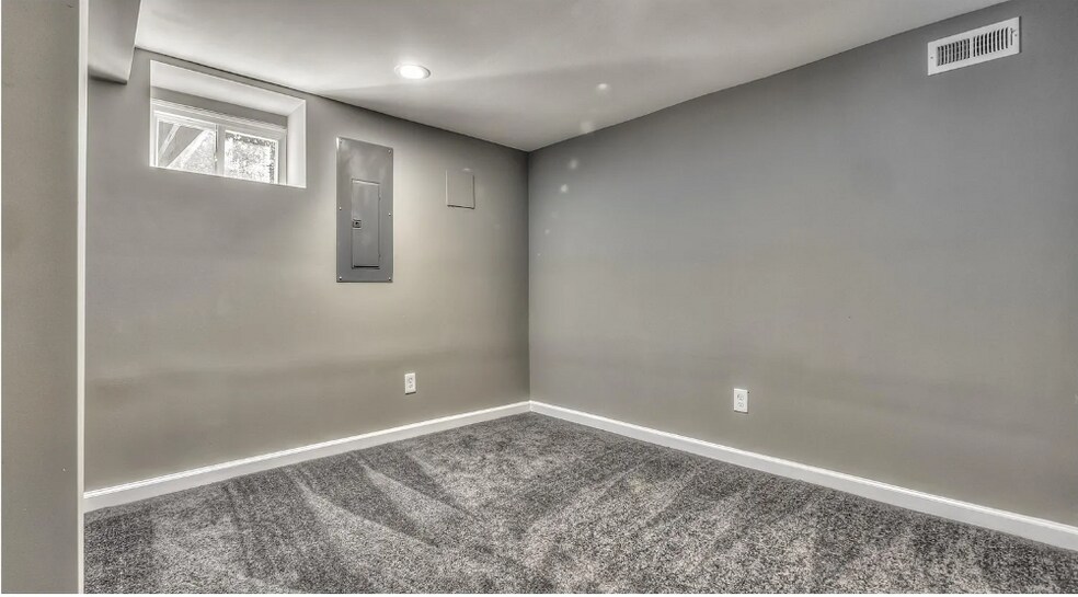 Building Photo - 3738 Ellerslie Ave
