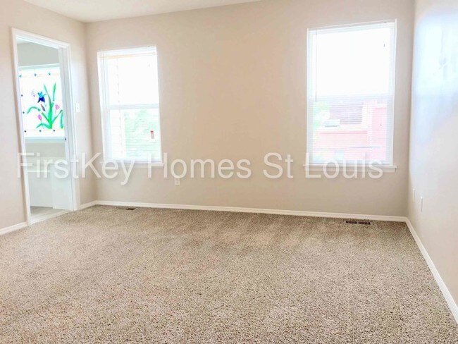 Building Photo - 14 Rivermeadows Dr