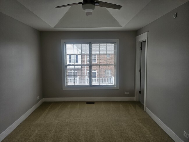 Building Photo - 447 Prestwick Ln