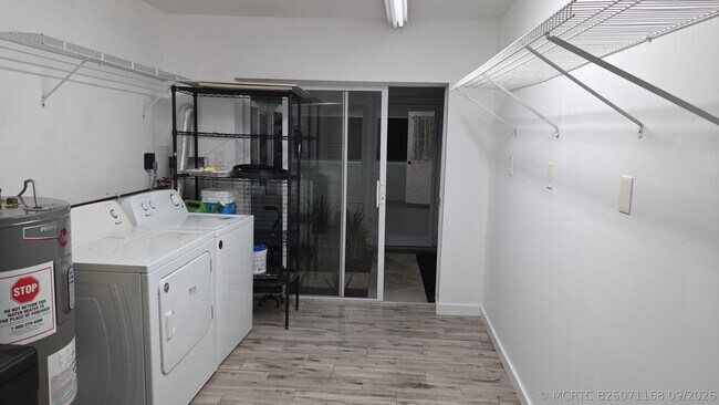 Building Photo - 3643 Betty Ann Ct W