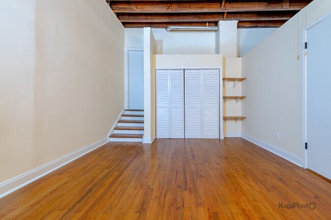 Building Photo - 2955 N Spaulding Ave