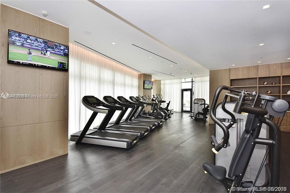 Building Photo - 801 S Miami Ave