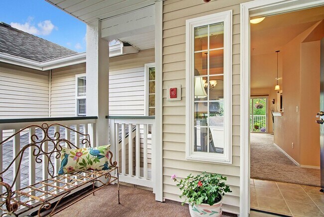 Building Photo - 2Bd/1.75Ba Bothell Condo