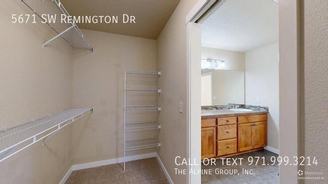 Building Photo - 5671 SW Remington Dr