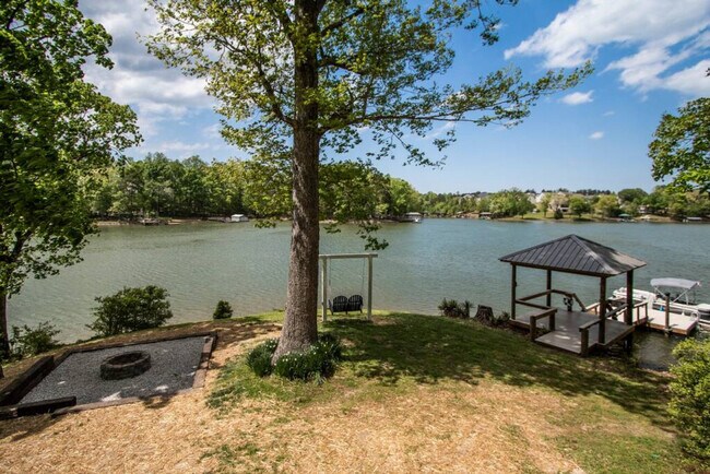 Building Photo - 16920 Landover Rd