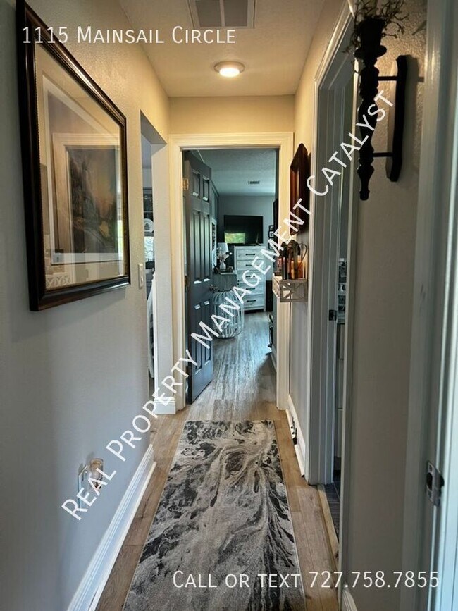 Building Photo - 1115 Mainsail Circle-