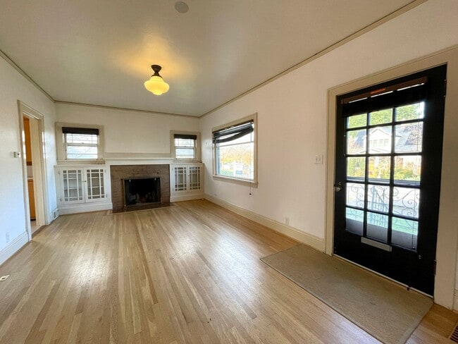 Building Photo - Gorgeous 1920s Bungalow in St John with Fenced Yard, Washer/Dryer Included