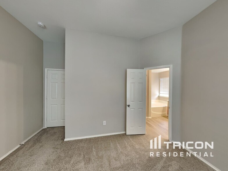 Building Photo - 102 Chesterfield Cir