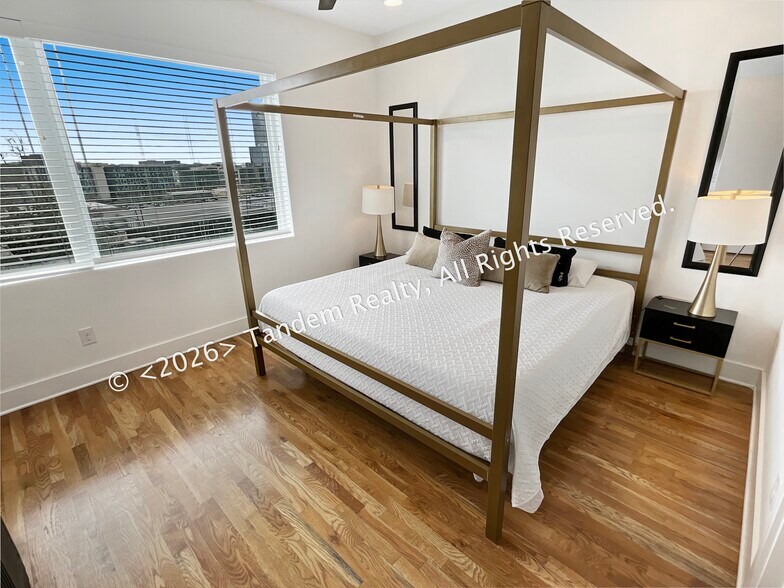 Building Photo - 2807 Delaware Ave