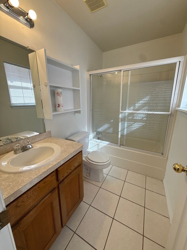 Building Photo - 1304 Ollie Dr