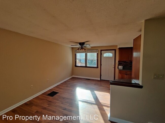 Building Photo - 3 br, 1.5 bath House - 77 Hitchcock Drive